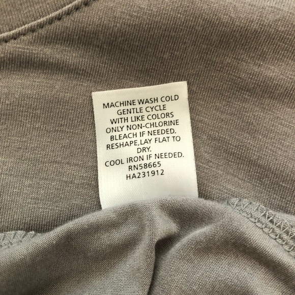 Halogen grey sz M long sleeve shirt. NWOT. - Picture 3 of 5